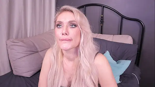 Snapshot of IsadoraDunkan chatting on 21, 3, 2025 IsadoraDunkan online show from 21, 3, 2025