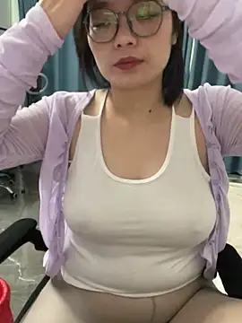 Snapshot of Bella0815 chatting on 9, 3, 2025 Bella0815 online show from 9, 3, 2025