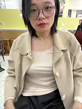 Snapshot of Bella0815 chatting on 12, 3, 2025 Bella0815 online show from 12, 3, 2025