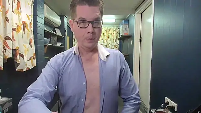 Snapshot of tilobinder chatting on 15, 11, 2025 tilobinder online show from 15, 11, 2025