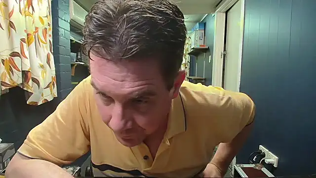 Snapshot of tilobinder chatting on 25, 11, 2025 tilobinder online show from 25, 11, 2025