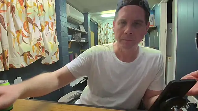 Snapshot of tilobinder chatting on 22, 12, 2025 tilobinder online show from 22, 12, 2025