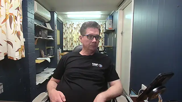 Snapshot of tilobinder chatting on 24, 2, 2026 tilobinder online show from 24, 2, 2026