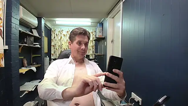 Snapshot of tilobinder chatting on 14, 3, 2026 tilobinder online show from 14, 3, 2026