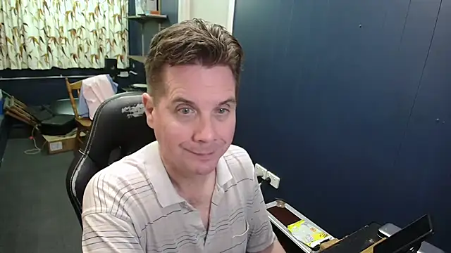 Snapshot of tilobinder chatting on 2, 4, 2026 tilobinder online show from 2, 4, 2026