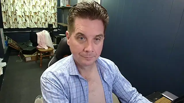 Snapshot of tilobinder chatting on 11, 4, 2026 tilobinder online show from 11, 4, 2026
