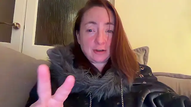 Snapshot of LouiseTswing chatting on 8, 12, 2024 LouiseTswing online show from 8, 12, 2024