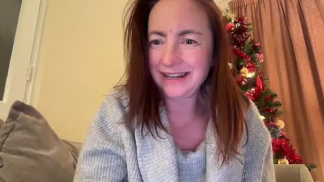 Snapshot of LouiseTswing chatting on 19, 12, 2024 LouiseTswing online show from 19, 12, 2024