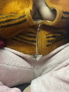 Hot-Anuska online show from 17, 1, 2025