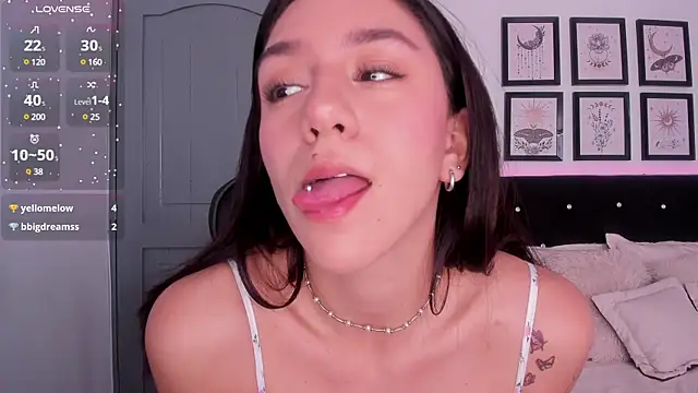 moonlygirl1 online show from 12, 1, 2025