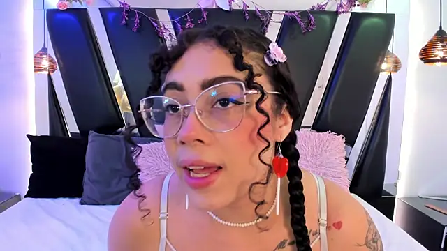 antonelllepiercee online show from 3, 2, 2026