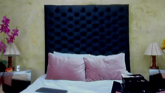 Snapshot of NahomiWhitel chatting on 24, 2, 2026 NahomiWhitel online show from 24, 2, 2026