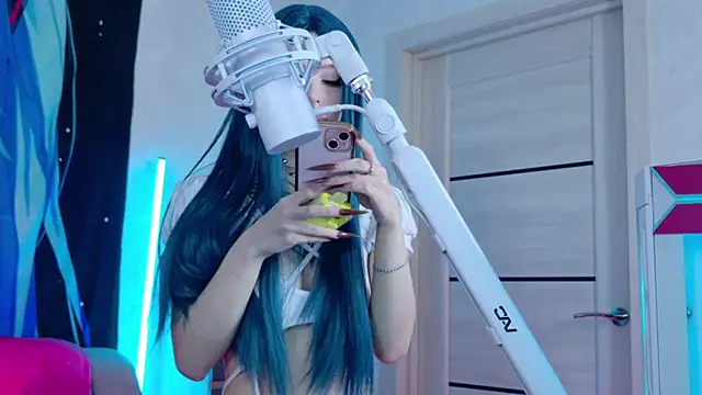 Aurora Natsuki online show from 22, 11, 2025