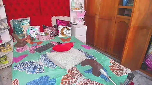 Snapshot of larafoxter chatting on 13, 3, 2025 larafoxter online show from 13, 3, 2025