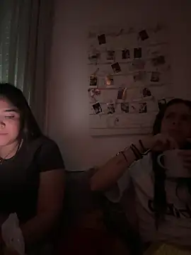 Snapshot of daniniescobarr chatting on 21, 3, 2026 daniniescobarr online show from 21, 3, 2026