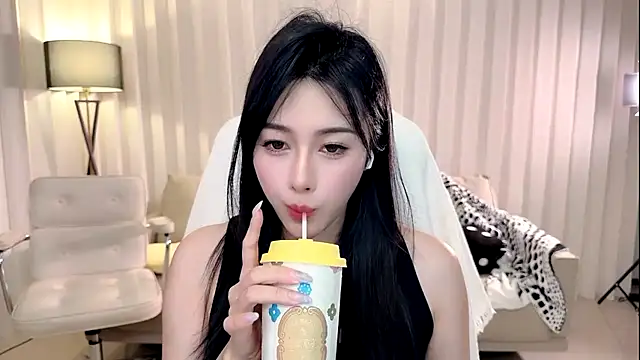 Snapshot of K-moumou chatting on 26, 9, 2025 K-moumou online show from 26, 9, 2025