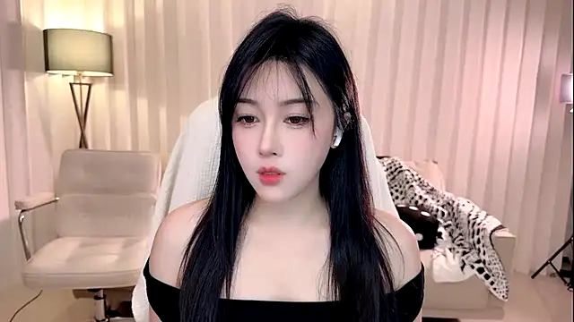 Snapshot of K-moumou chatting on 2, 10, 2025 K-moumou online show from 2, 10, 2025