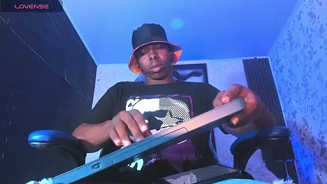 Snapshot of JD_THEBABY chatting on 12, 3, 2025 JD THEBABY online show from 12, 3, 2025