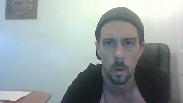Snapshot of CrookedMisterniceguy chatting on 20, 5, 2026 CrookedMisterniceguy online show from 20, 5, 2026