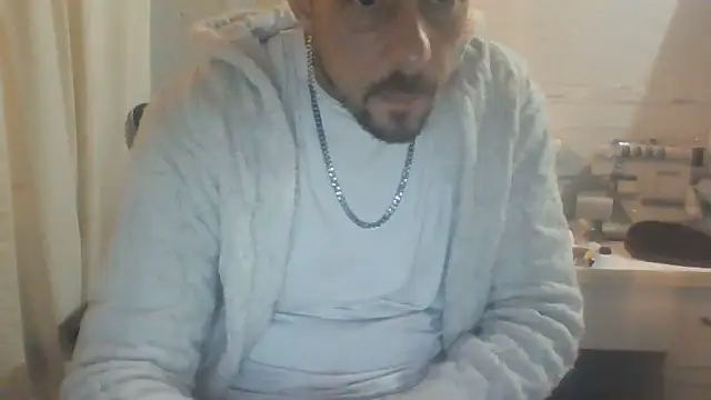 Snapshot of CrookedMisterniceguy chatting on 21, 5, 2026 CrookedMisterniceguy online show from 21, 5, 2026