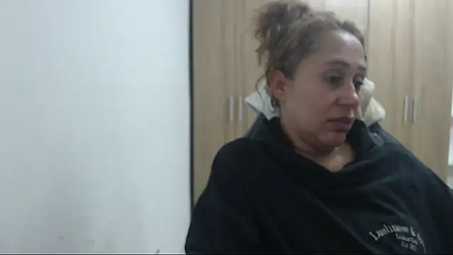 Snapshot of RoxanaLove9 chatting on 29, 9, 2025 RoxanaLove9 online show from 29, 9, 2025