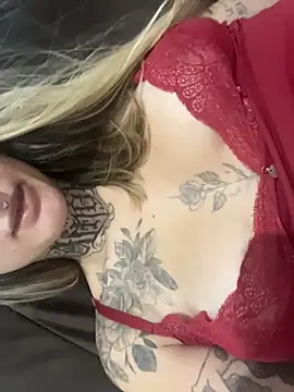 Snapshot of hotskinny1 chatting on 6, 5, 2026 hotskinny1 online show from 6, 5, 2026