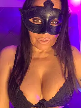 Snapshot of vicvictoriax chatting on 16, 11, 2025 vicvictoriax online show from 16, 11, 2025