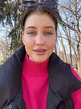 KikiWatson online show from 30, 1, 2025