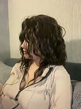 KikiWatson online show from 7, 2, 2025