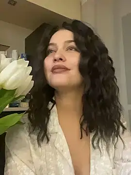 KikiWatson online show from 16, 2, 2025