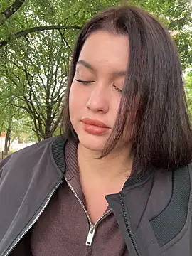 KikiWatson online show from 20, 9, 2025