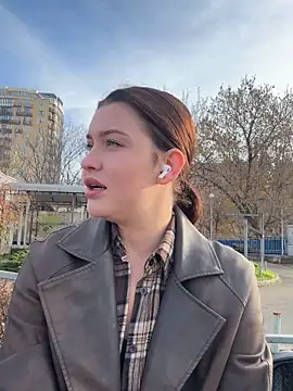 KikiWatson online show from 21, 11, 2025