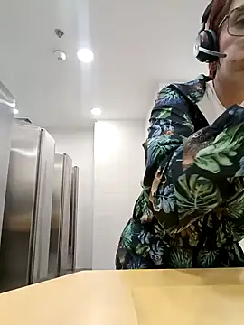 your red rose  online show from 17, 1, 2025