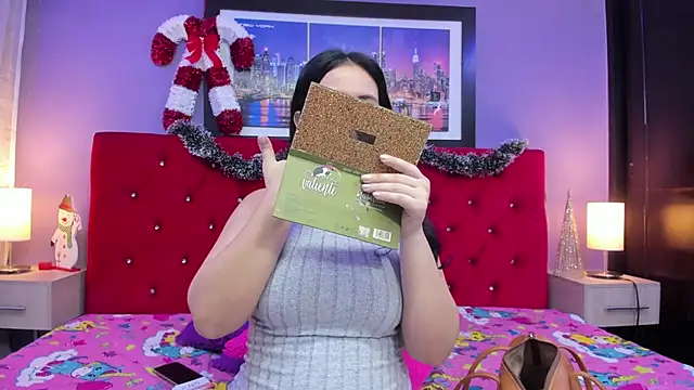 Snapshot of AbbyJonhs chatting on 12, 12, 2024 AbbyJonhs online show from 12, 12, 2024