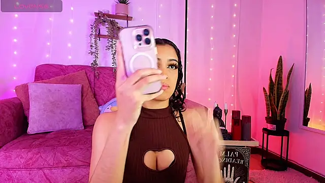 Snapshot of Sara_Jhonson chatting on 12, 5, 2026 Sara Jhonson online show from 12, 5, 2026