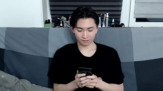 Miram Yu online show from 26, 1, 2025