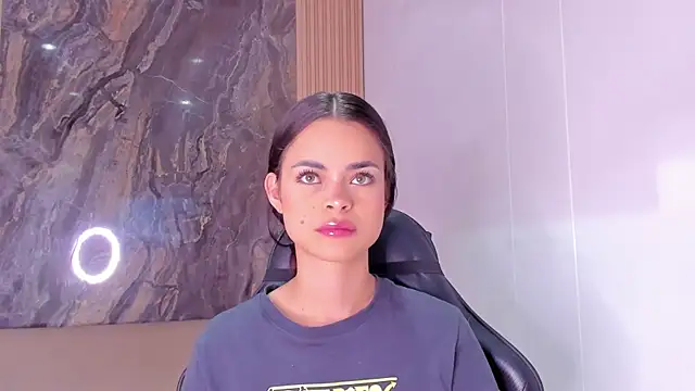 HannaRhodes online show from 24, 9, 2025