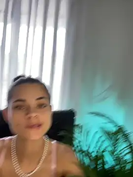 HannaRhodes online show from 1, 11, 2025