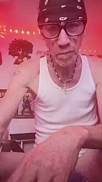 Undercover Pornstar online show from 16, 4, 2026