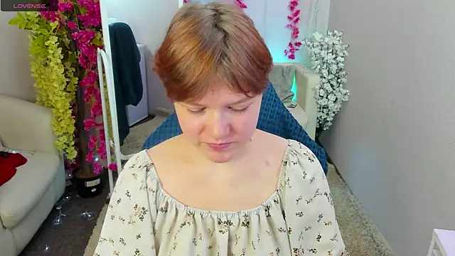 Snapshot of DreamyLuna chatting on 5, 10, 2025 DreamyLuna online show from 5, 10, 2025