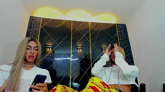 Isabella stanford2 online show from 11, 3, 2025