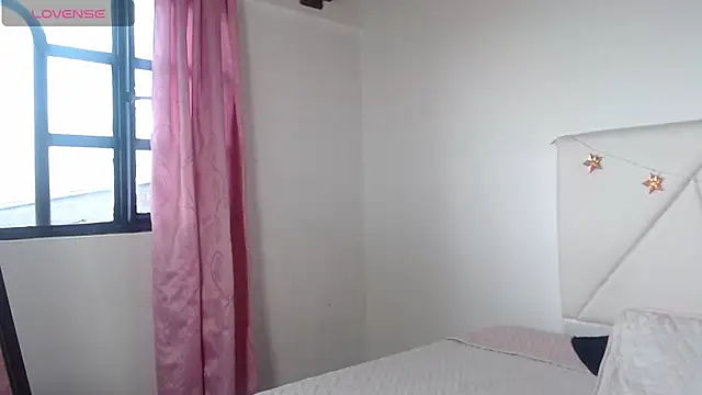 Snapshot of julz_03 chatting on 11, 11, 2025 julz 03 online show from 11, 11, 2025