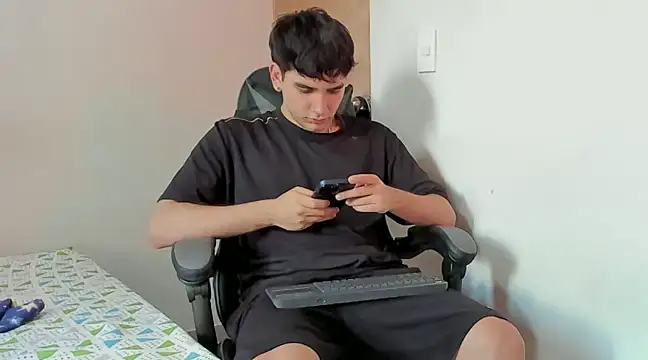 Snapshot of leo030809 chatting on 5, 12, 2024 leo030809 online show from 5, 12, 2024