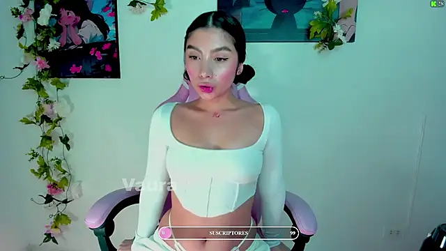 Snapshot of vaura_ chatting on 21, 3, 2025 vaura online show from 21, 3, 2025