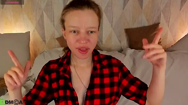 Snapshot of Michelle_Blond chatting on 7, 6, 2026 Michelle Blond online show from 7, 6, 2026