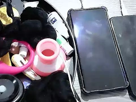 Snapshot of yourz_tw chatting on 6, 4, 2026 yourz tw online show from 6, 4, 2026