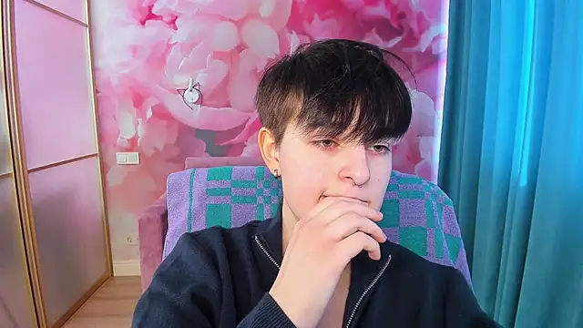 EmiliaYours online show from 12, 1, 2025