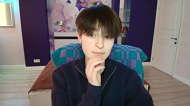 EmiliaYours online show from 16, 2, 2025