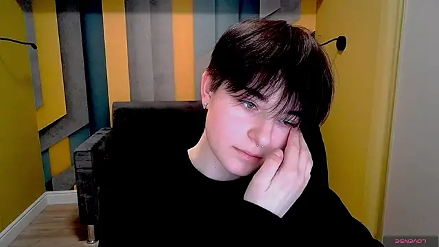 EmiliaYours online show from 17, 2, 2025