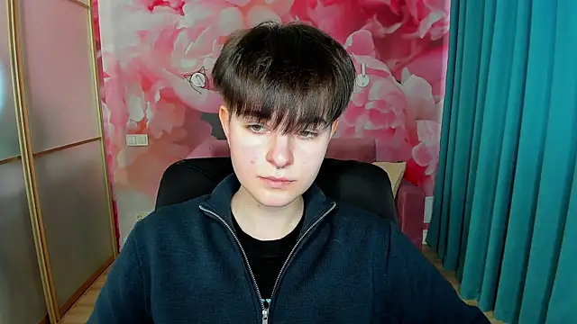 EmiliaYours online show from 21, 2, 2025